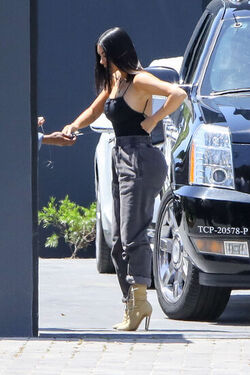 Kim Kardashian shows off her famous derriere in sweatpants