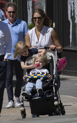 Princess Madeleine with her Kids Princess Madeleine with her Kids