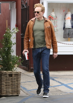 Conan O Brien Making Time For Family In Brentwood