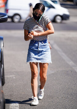 Lucy Hale Hops out of her car Looking Cute Lucy Hale Hops out of her car Looking Cute