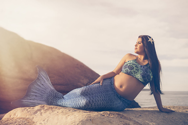 MESMERISING MERMAID MATERNITY SHOOTS