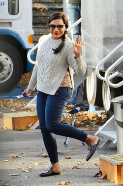 Mindy Kaling seen leaving her trailer on the set of Oceans 8 