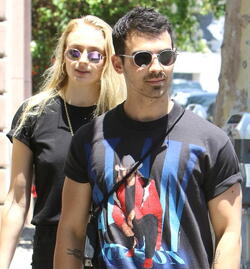 Joe Jonas Channels Bruce Lee To Defend Girlfriend Sophie Turner Joe Jonas Channels Bruce Lee To Defend Girlfriend Sophie Turner