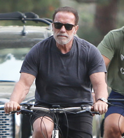 Arnold Schwarzenegger and Ralf Moeller go for a Bike Ride