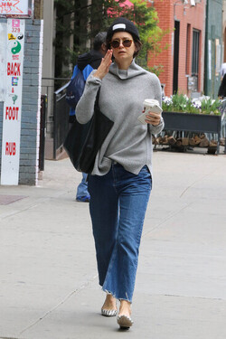 Katherine Waterson Goes on a Coffee run in Manhattan Katherine Waterson Goes on a Coffee run in Manhattan