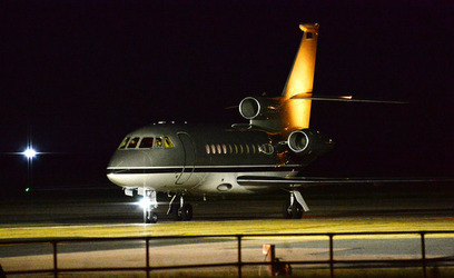 Taylor Swifts boyfriend Joe Alwyn arriving back into the UK after spending time with Taylor in Nashville.