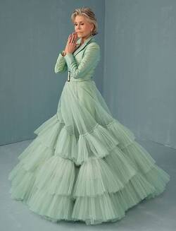 COVER STORY JANE FONDA KEEP YOU GIRLFRIENDS CLOSE 