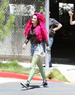 Bella Thorne Rocks Hot Pink Hair After Revealing Scott Disick Drinks Alot Bella Thorne Rocks Hot Pink Hair After Revealing Scott Disick Drinks Alot