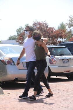 Lisa Rinna and Harry Hamlin in love in Malibu