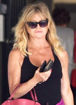 Film icon Goldie Hawn was spotted leaving the Gym in Brentwood. Film icon Goldie Hawn was spotted leaving the Gym in Brentwood.