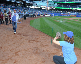 Dave Annable Throws Out First Pitch at Mets Game