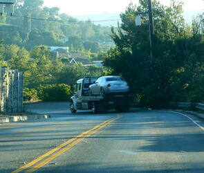 Kim Kardashian Breaks Down On Mulholland Drive And Calls A Tow
