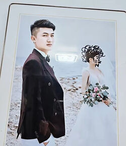 Husband Ruins Expensive Wedding Photos With Black Marker After Losing Argument To Wife Husband Ruins Expensive Wedding Photos With Black Marker After Losing Argument To Wife