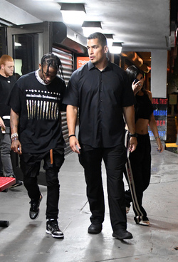 Kylie Jenner Visits Travis Scott on the set of his new Music Video