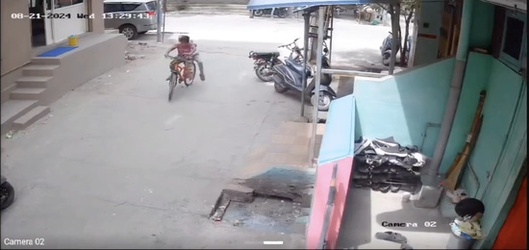 VIDEO Horrifying moment two students get electrocuted and one dies on way to school
