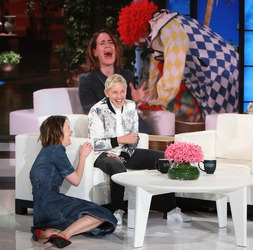 Sarah Paulson gets the fright of her life on the Ellen show