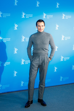 Jessica Chastain and Rupert Friend attending the photocall of Dreams during the 75th Berlin Film Festival Berlin Jessica Chastain and Rupert Friend attending the photocall of Dreams during the 75th Berlin Film Festival Berlin