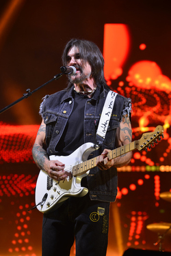 Juanes in concert