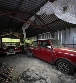 Urban explorer discovers abandoned vintage car graveyard Urban explorer discovers abandoned vintage car graveyard