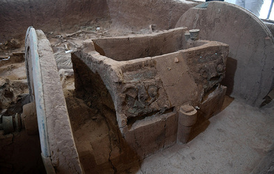 China Shows 1000 BC Bronze Chariot Buried with Horses