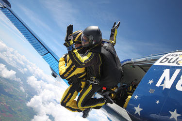 THE WORLDS OLEST TANDEM SKYDIVER AT 101 YEARS OLD with video 
