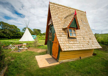 TREE HOUSE AIR BNB