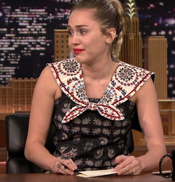 EMOTIONAL MILEY CYRUS CRIES AND HUGS HILARY CLINTON ON TV SPECIAL EMOTIONAL MILEY CYRUS CRIES AND HUGS HILARY CLINTON ON TV SPECIAL