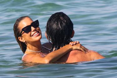 Sylvie Meis and Niclas Castello during a beach day in Saint Tropez