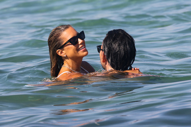 Sylvie Meis and Niclas Castello during a beach day in Saint Tropez