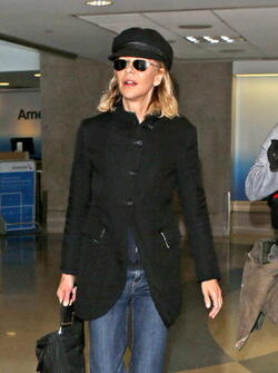 Meg Ryan Tries To Keep A Low Profile Arriving In L.A. After CFDA Awards