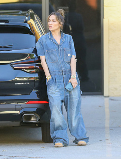 Celebs rocking overalls