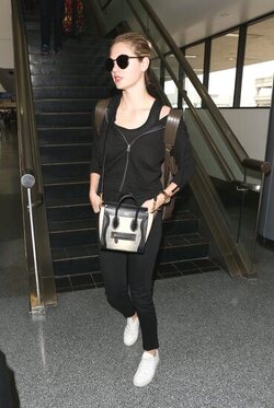 Kate Upton Goes Casual In All Black At LAX
