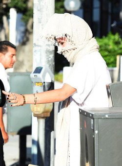 Bella Thorne Tries to Leave Katsura Incognito