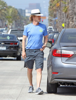 Owen Wilson Steps Out For Lunch With Son Robert