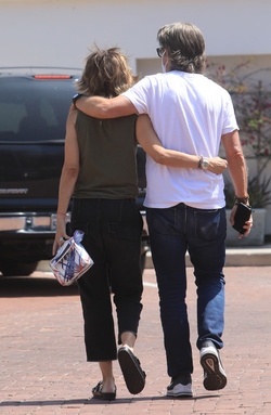 Lisa Rinna and Harry Hamlin in love in Malibu
