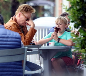 Conan O Brien Making Time For Family In Brentwood