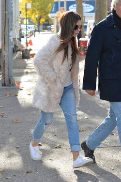 Sandra Bullock on the set of Oceans 8 filming in a Brooklyn church on NOVEMBER 10 2016 in New York City New York Sandra Bullock on the set of Oceans 8 filming in a Brooklyn church on NOVEMBER 10 2016 in New York City New York