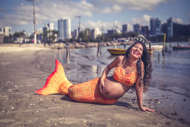 MESMERISING MERMAID MATERNITY SHOOTS