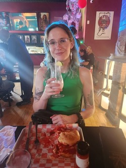 Woman goes viral renting entire CINEMA screen to play video games with mates Woman goes viral renting entire CINEMA screen to play video games with mates