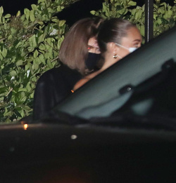 Kendall And Kylie Jenner Dine With Mom And A Slew Of Social Media Stars