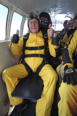 THE WORLDS OLEST TANDEM SKYDIVER AT 101 YEARS OLD with video 