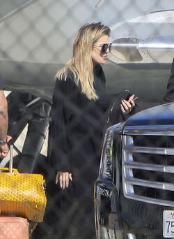 Champagne For Khloe The Baller Babe Celebrates Cavaliers Win Over Celtics