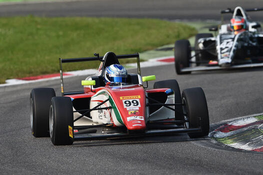 Girardo Co Archive Photo Italian F4 Championship Powered By Abarth 29 31 05 15