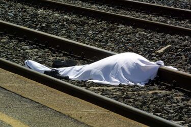 Suicidio sui binari