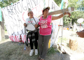 MANIFESTAZIONE CONTRO APERTURA DISCARICA A RIANO MANIFESTAZIONE CONTRO APERTURA DISCARICA A RIANO