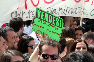 PROTESTA GIOVANI SPECIALIZZANDO CONTRO TASSE BORSE DI STUDIO