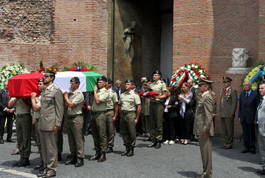 FUNERALI MILITARE UCCISO FUNERALI MILITARE UCCISO