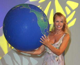 ALLE FALDE DEL KILIMANGIARO ALLE FALDE DEL KILIMANGIARO