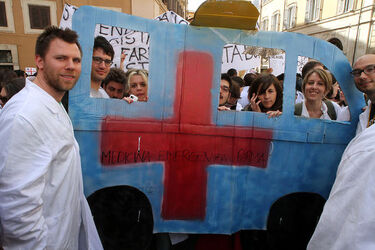 PROTESTA GIOVANI SPECIALIZZANDO CONTRO TASSE BORSE DI STUDIO