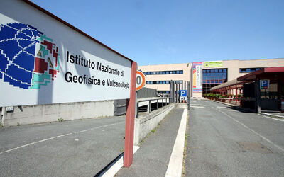 ISTITUTO DI GEOFISICA E VULCANOLOGIA ISTITUTO DI GEOFISICA E VULCANOLOGIA